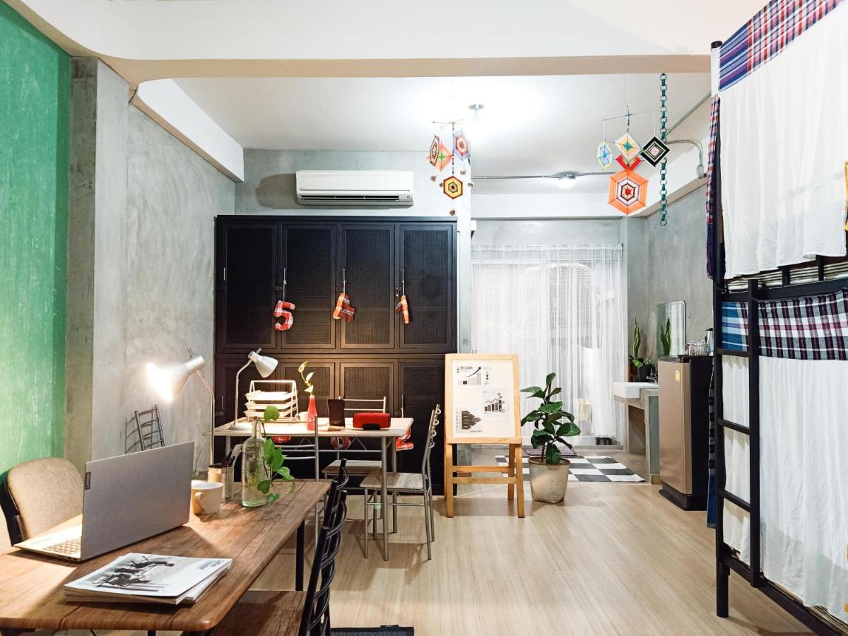 Hostel Five Stars Ratchada 19 Bangkok Exteriér fotografie