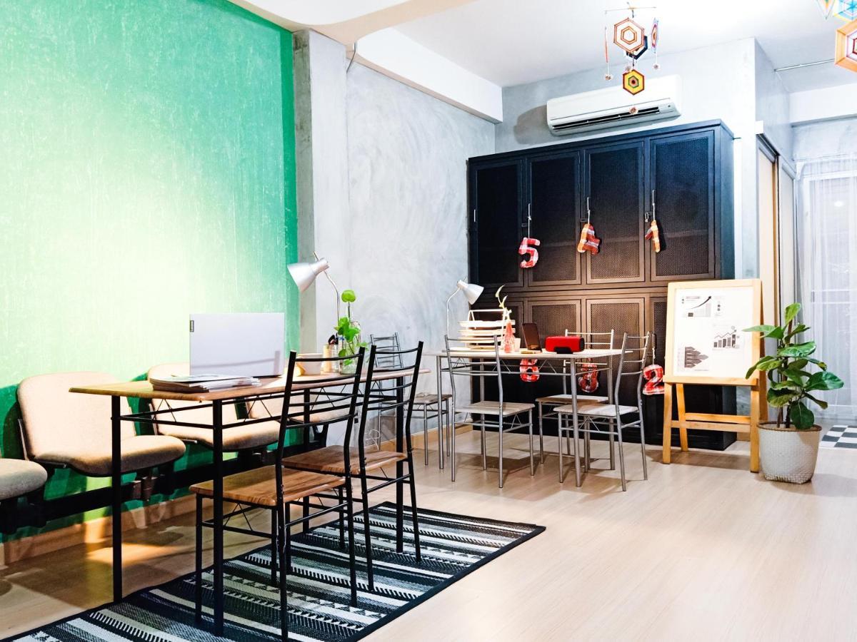Hostel Five Stars Ratchada 19 Bangkok Exteriér fotografie